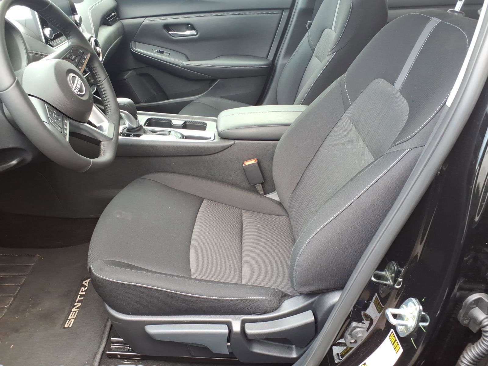 Used 2025 Nissan Sentra SV w/ All-Weather Package image 8