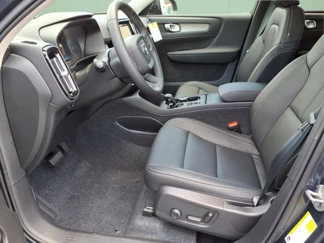 New 2026 Volvo XC40 B5 Core AWD/4WD image 14