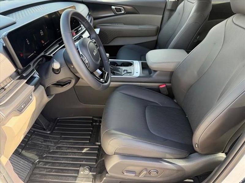 New 2026 Kia Carnival image 10