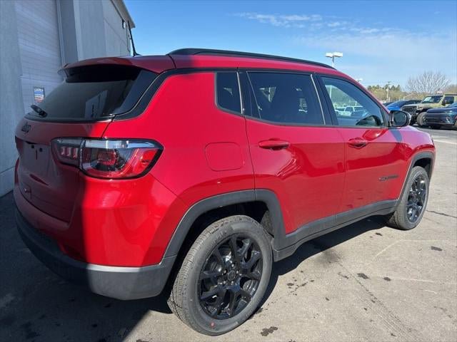 New 2026 Jeep Compass Latitude AWD/4WD image 33