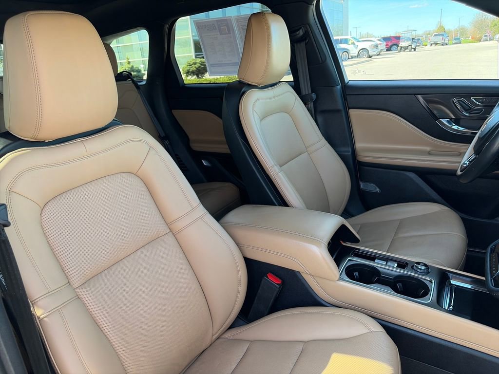 Used 2022 Lincoln Corsair Reserve w/ Elements Package image 12