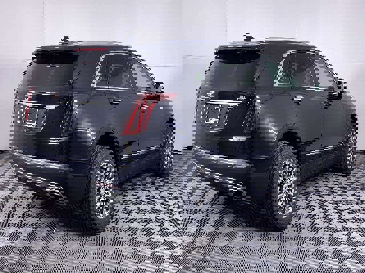 Certified 2023 Cadillac XT5 Premium Luxury w/ LPO, Floor Liner Package image 21