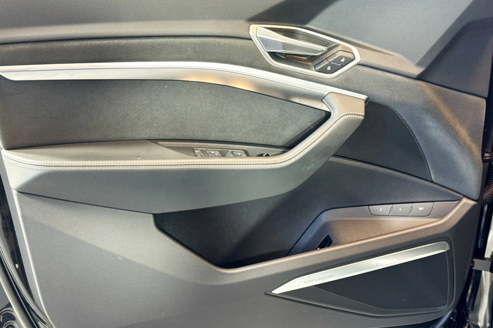 Used 2022 Audi e-tron Chronos w/ Chronos Package image 16