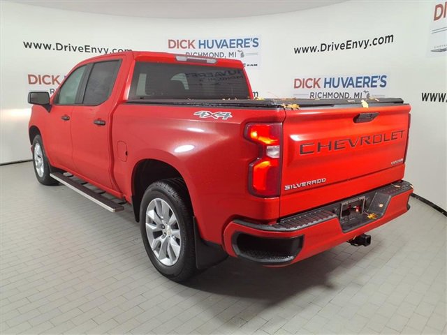 Used 2021 Chevrolet Silverado 1500 Custom w/ LPO, Dark Essentials Package image 2