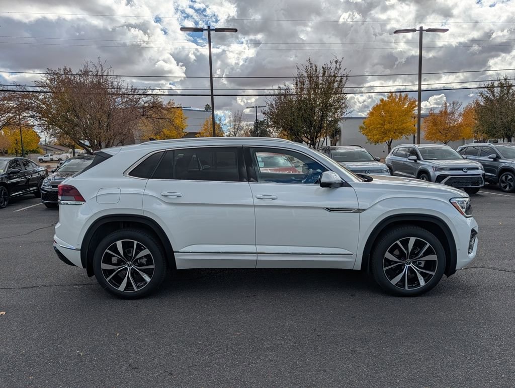 New 2026 Volkswagen Atlas Cross Sport SEL Premium R-Line image 4