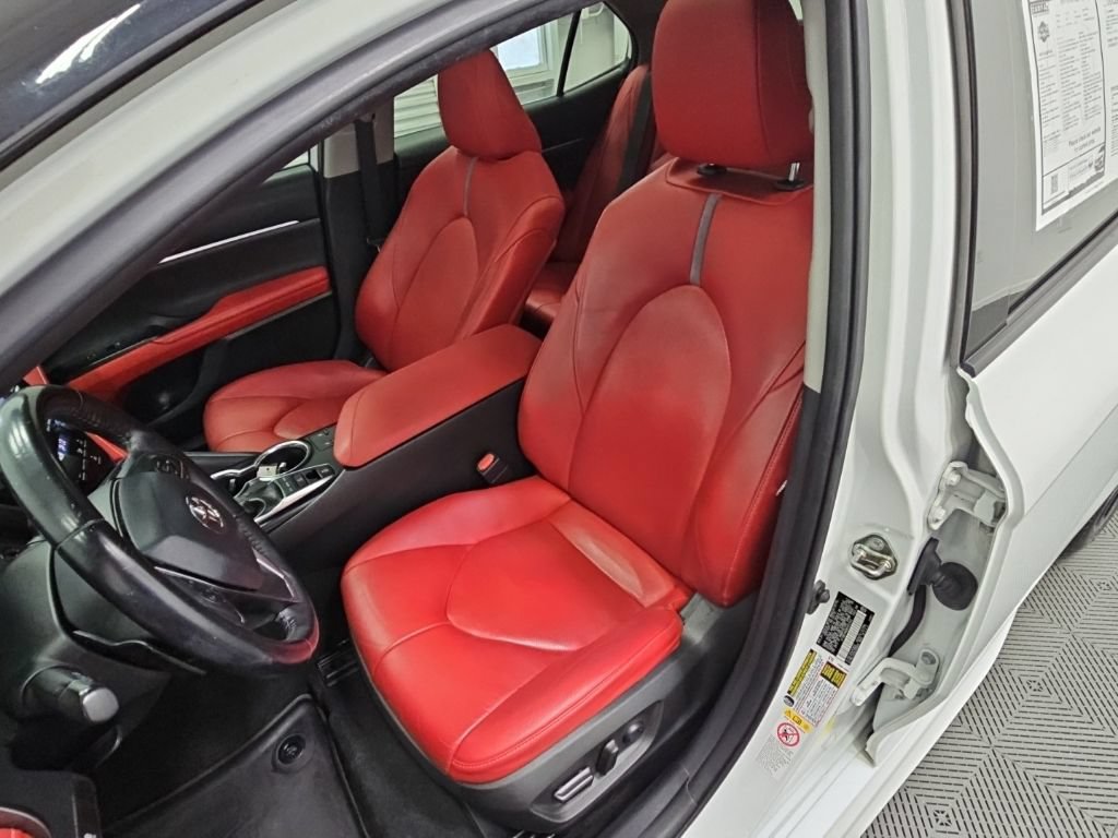 Used 2019 Toyota Camry XSE w/ Navigation Package FWD image 30