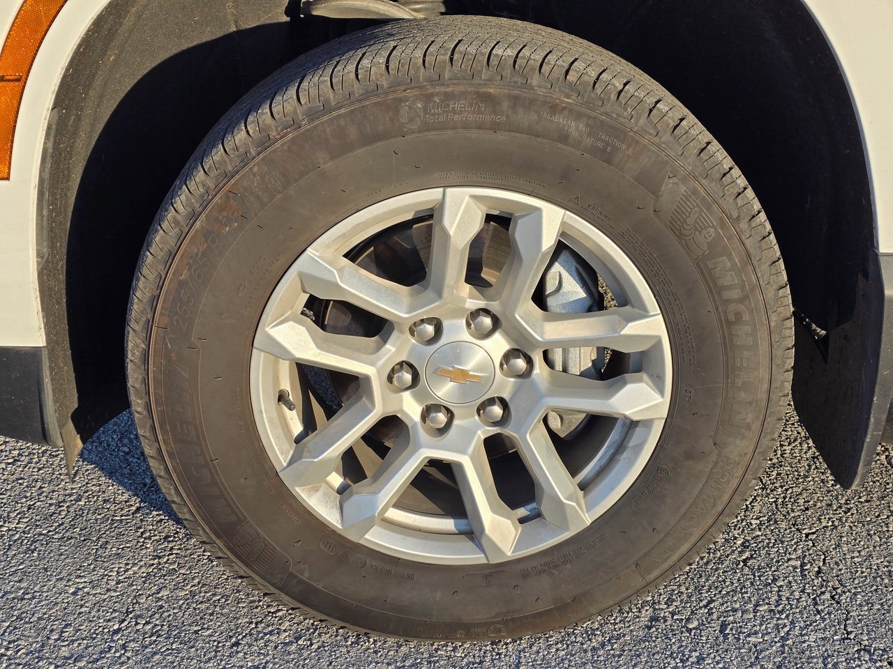 Used 2025 Chevrolet Tahoe LS image 9