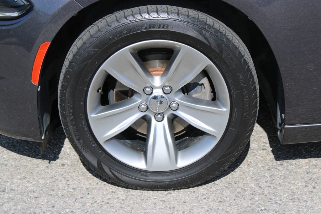 Used 2016 Dodge Charger SXT RWD image 8