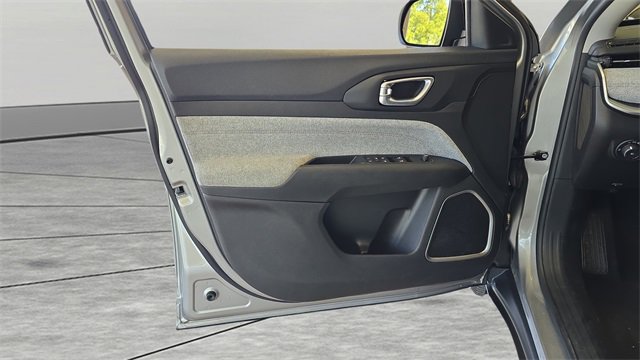 Used 2022 Jeep Compass Latitude image 12