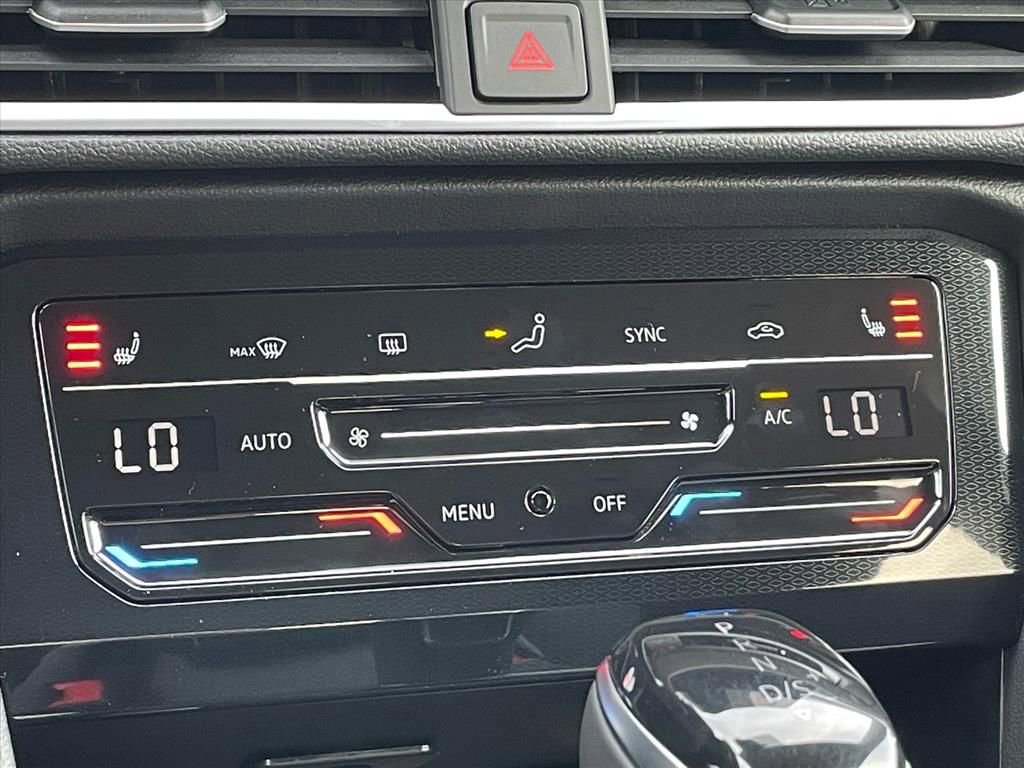New 2026 Volkswagen Taos SE FWD image 12