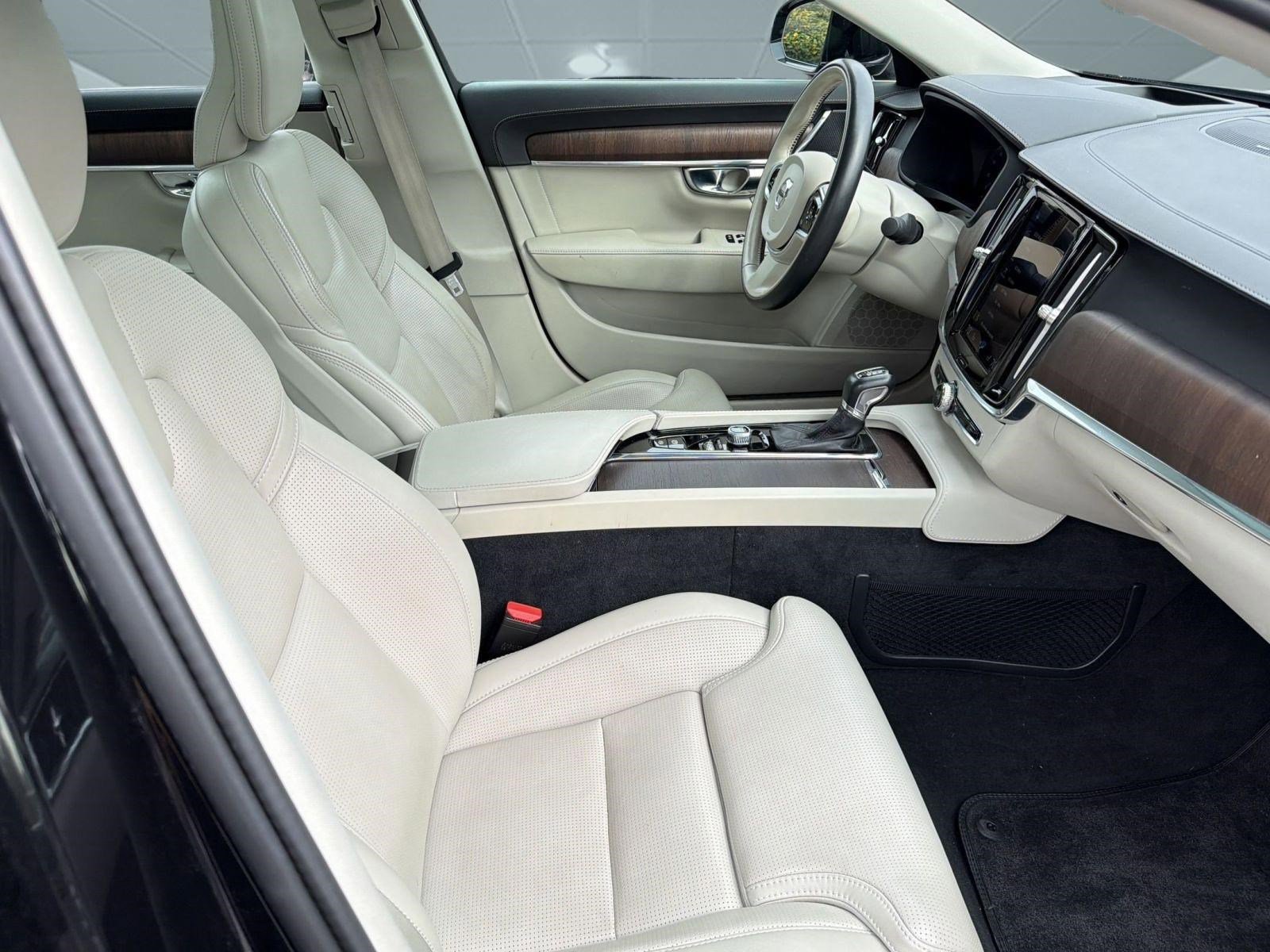 Used 2021 Volvo S90 T6 Inscription image 30