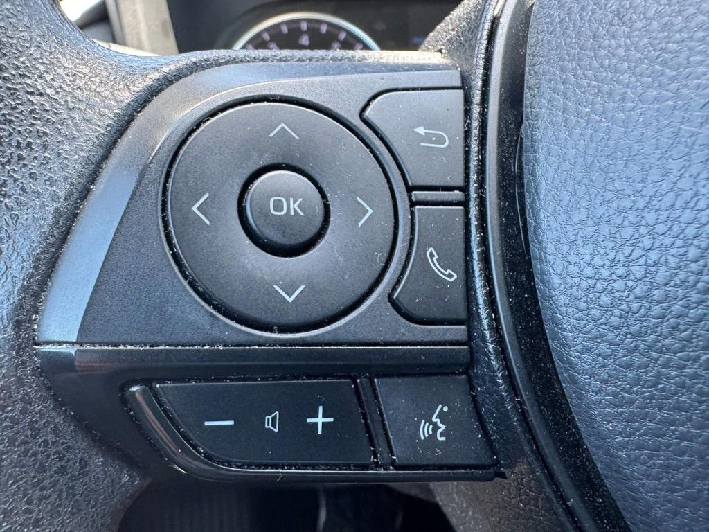 Used 2022 Toyota RAV4 XLE AWD/4WD image 16