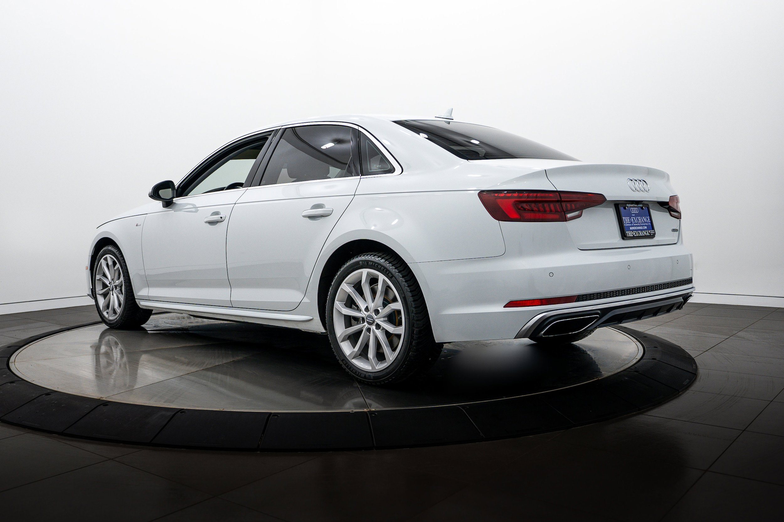 Used 2019 Audi A4 2.0T Premium Plus w/ Premium Plus Package AWD/4WD image 5