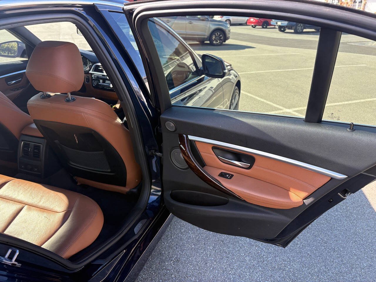 Used 2016 BMW 340i xDrive Sedan AWD/4WD image 19