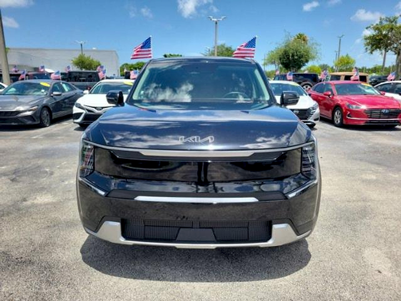 Used 2026 Kia EV9 Light RWD image 2