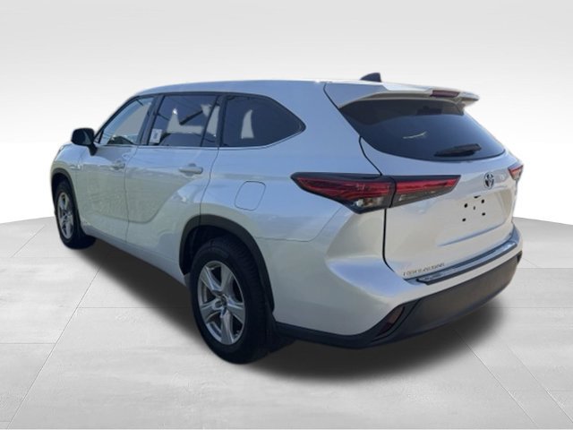 Used 2022 Toyota Highlander LE AWD/4WD image 8