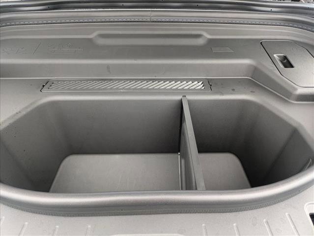 New 2025 Audi Q6 e-tron Premium Plus image 18