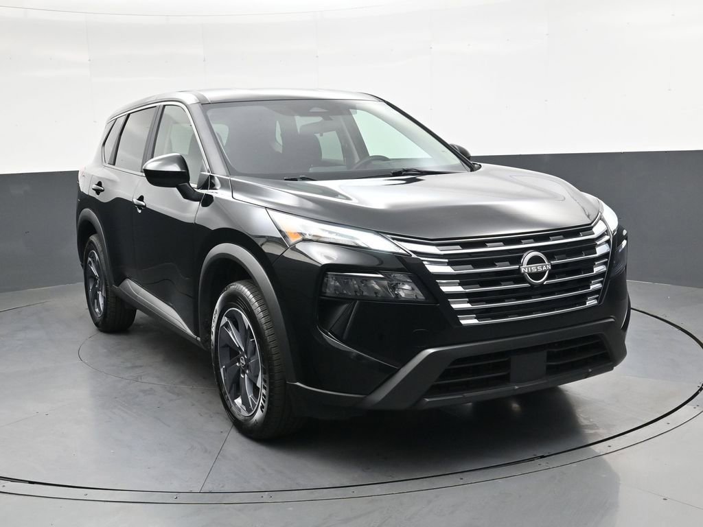 Used 2025 Nissan Rogue SV image 2