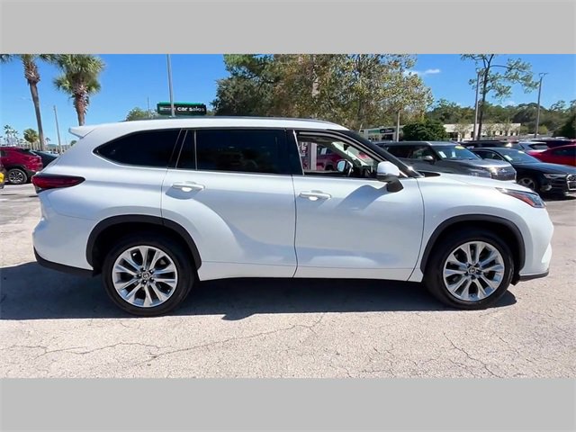 Used 2022 Toyota Highlander Limited image 33