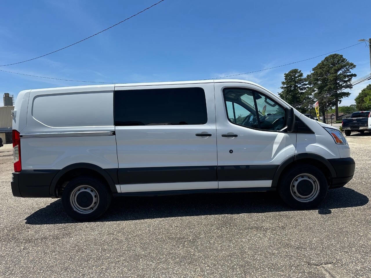 Used 2016 Ford Transit 150 130 Low Roof RWD image 17