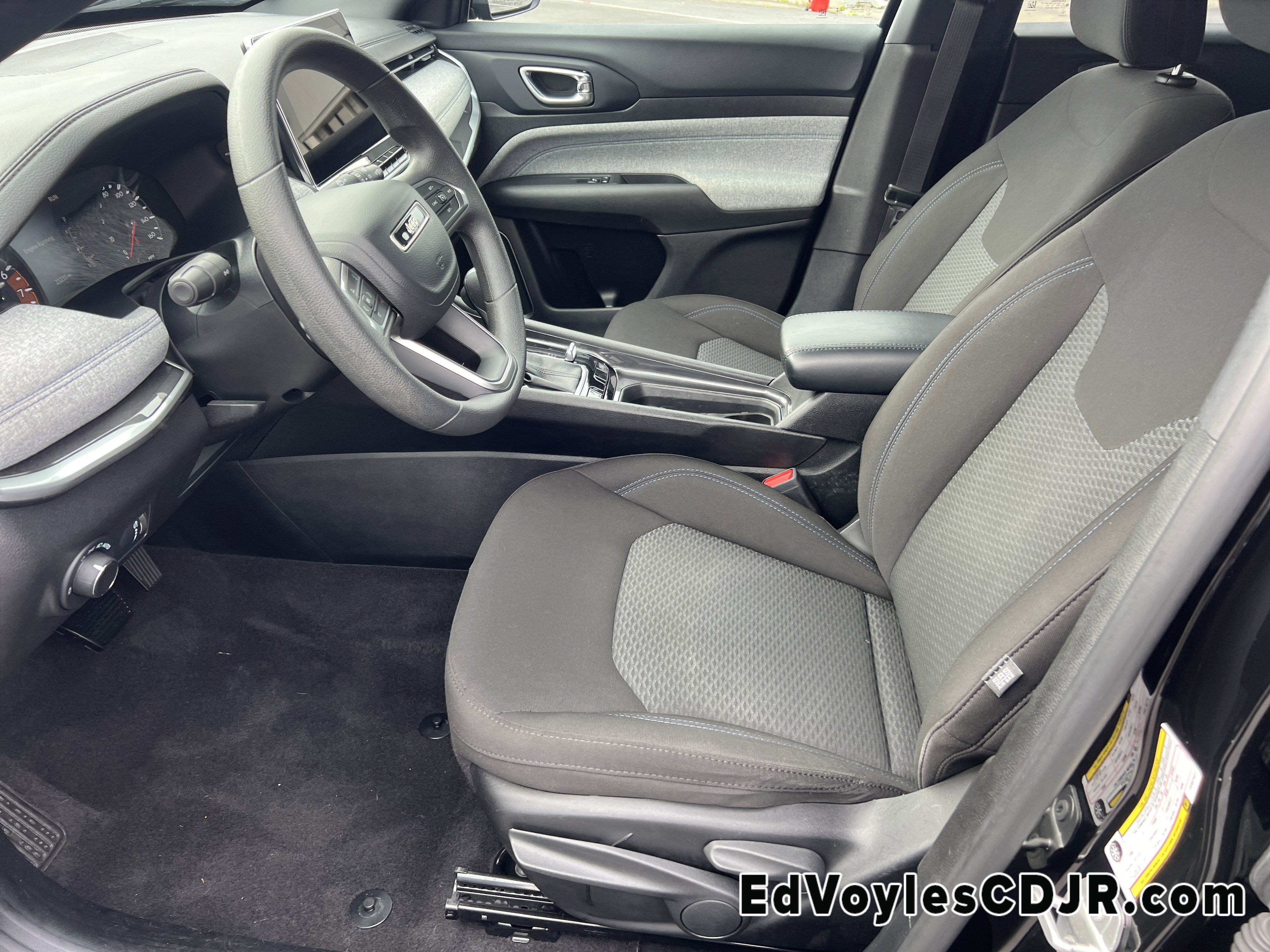 Used 2023 Jeep Compass Sport image 11