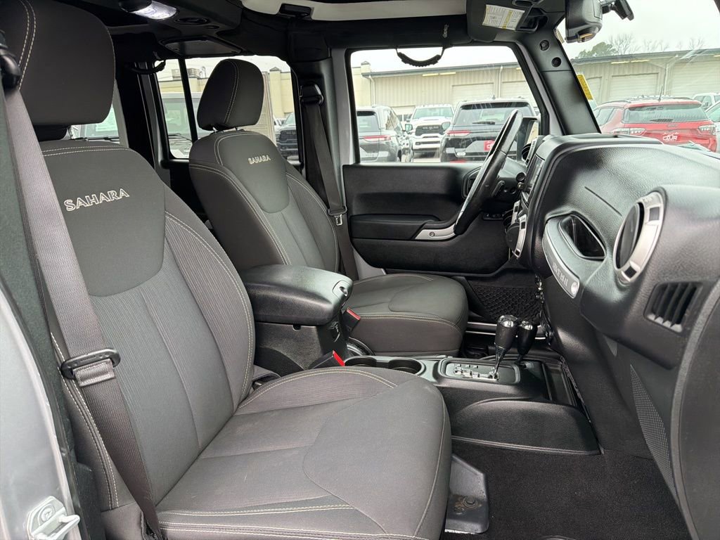 Used 2018 Jeep Wrangler Unlimited Sahara image 22