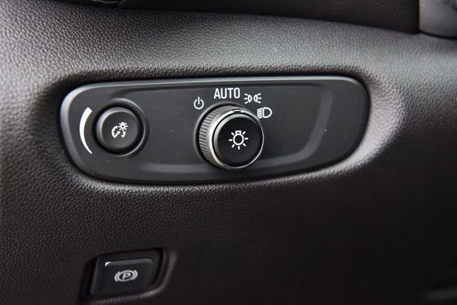 Used 2025 Chevrolet Blazer LT image 9