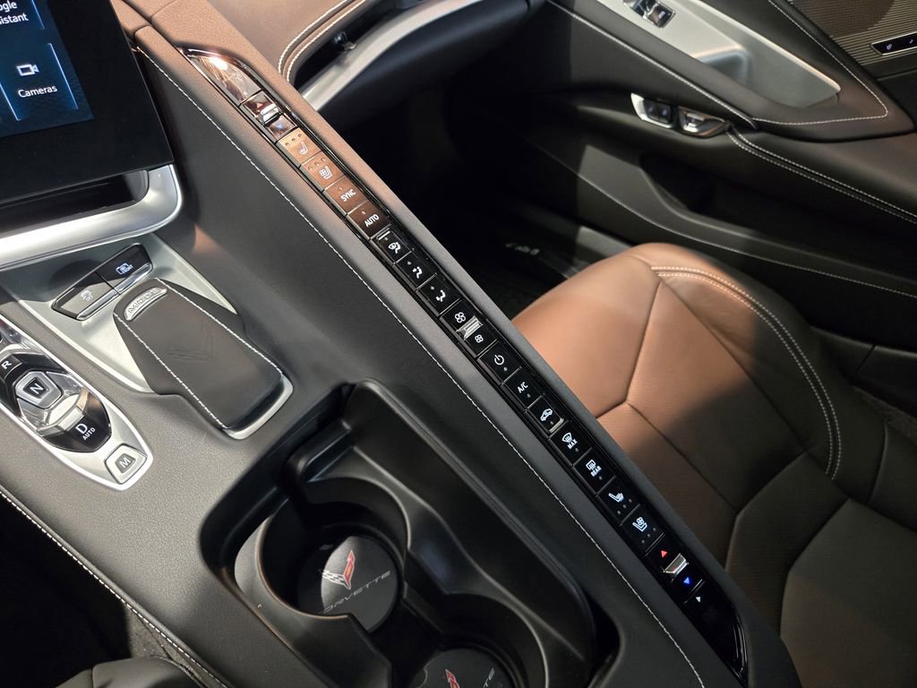 Used 2025 Chevrolet Corvette Stingray Preferred Cpe w/ Z51 Performance Package RWD image 17