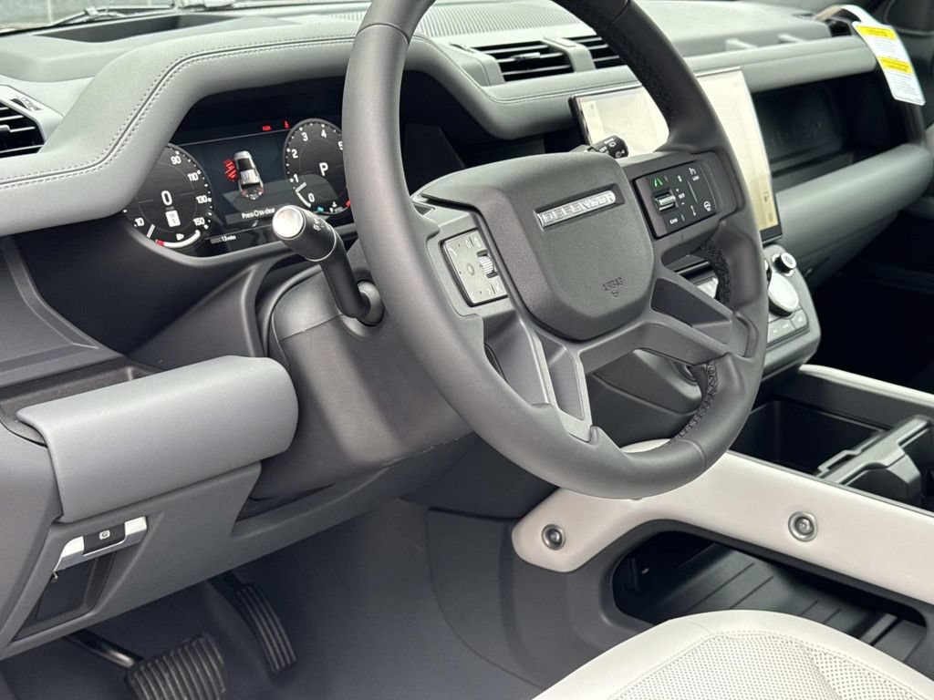 New 2026 Land Rover Defender 110 X-Dynamic SE AWD/4WD image 24
