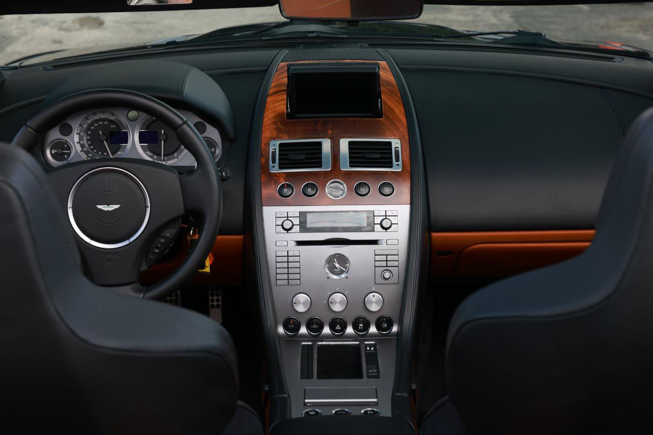 Used 2006 Aston Martin DB9 Volante RWD image 40