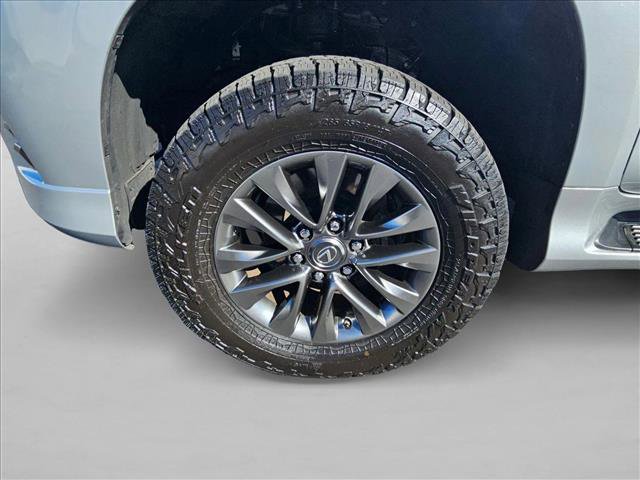 Used 2017 Lexus GX 460 w/ Navigation Package image 23