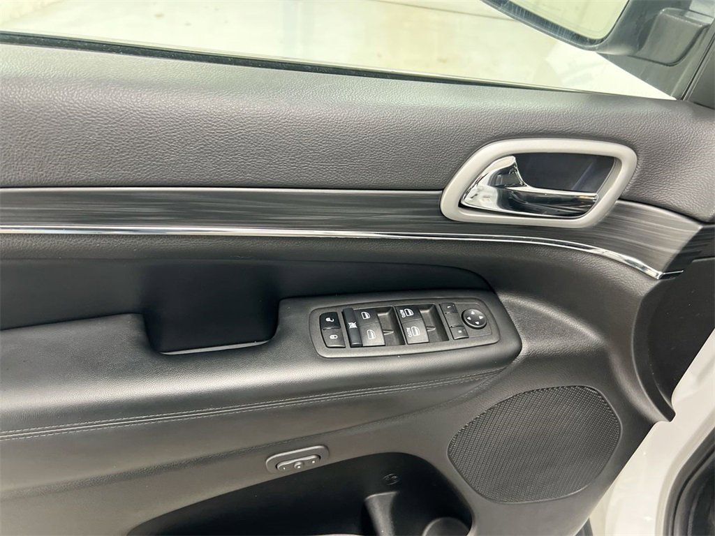 Used 2022 Jeep Grand Cherokee Limited w/ Tech Group image 22