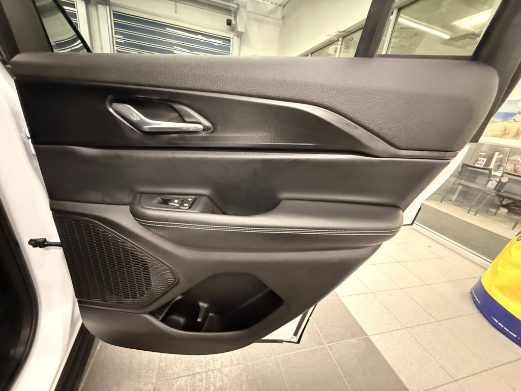 Certified 2025 Jeep Grand Cherokee Altitude image 39