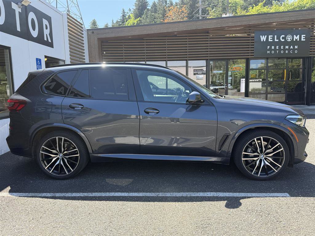 Used 2020 BMW X5 xDrive40i w/ M Sport Package AWD/4WD image 3