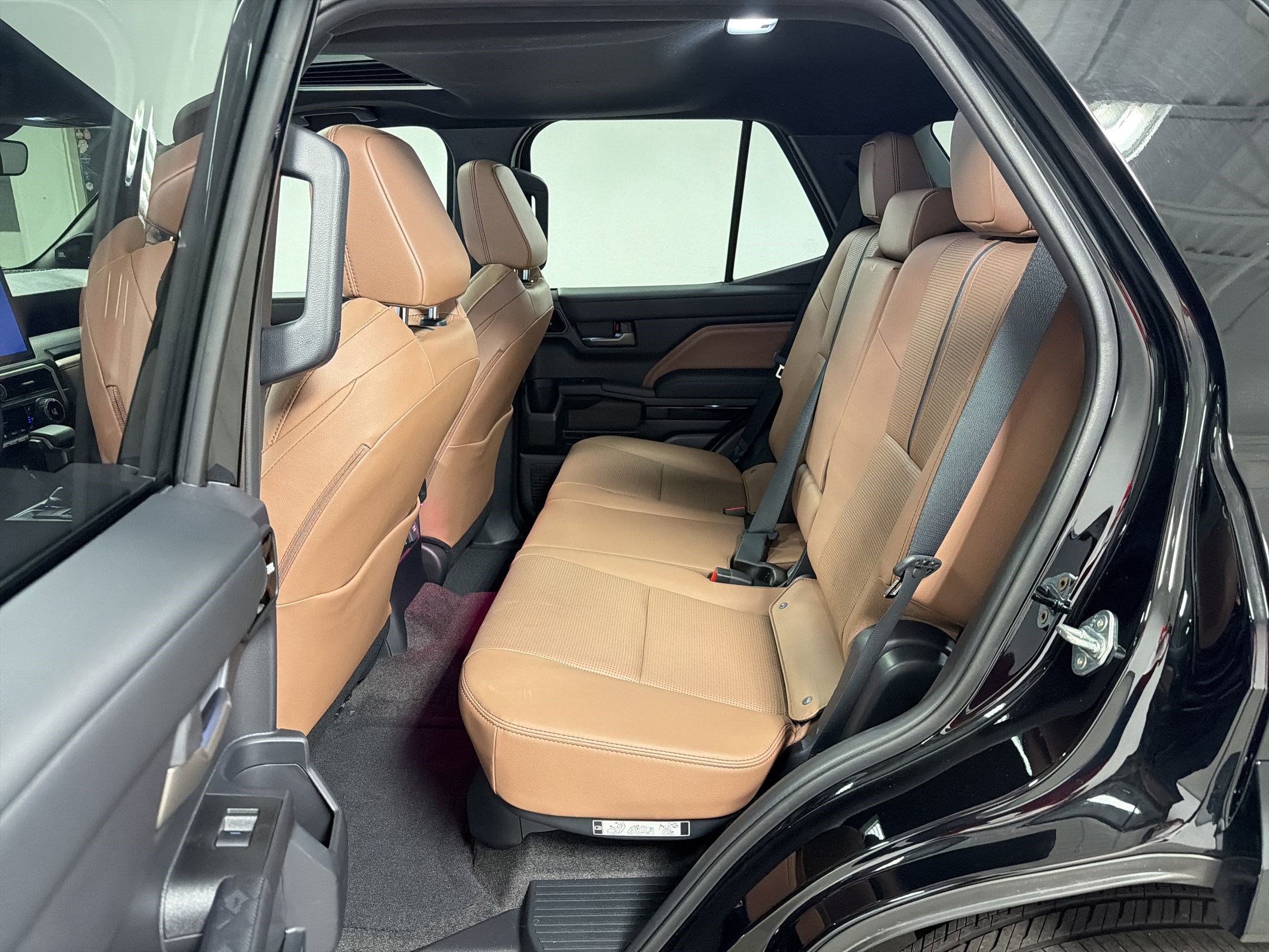 Used 2025 Toyota 4Runner Limited image 14