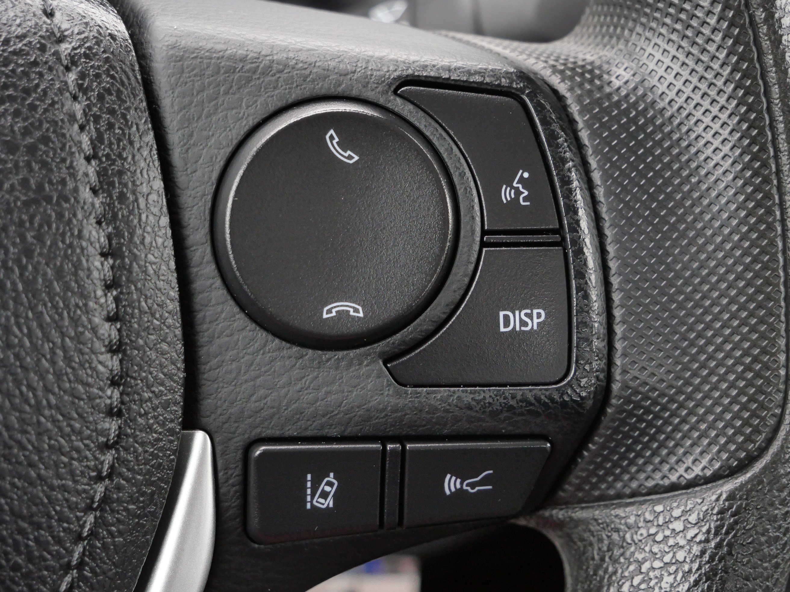 Used 2018 Toyota Corolla LE image 31