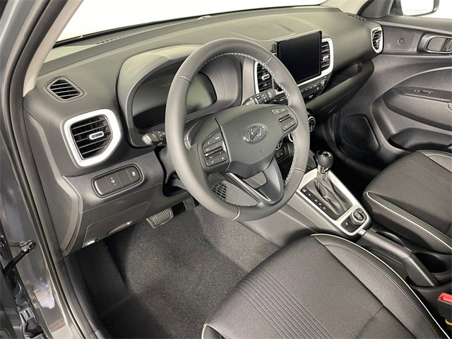 New 2025 Hyundai Venue Limited image 3