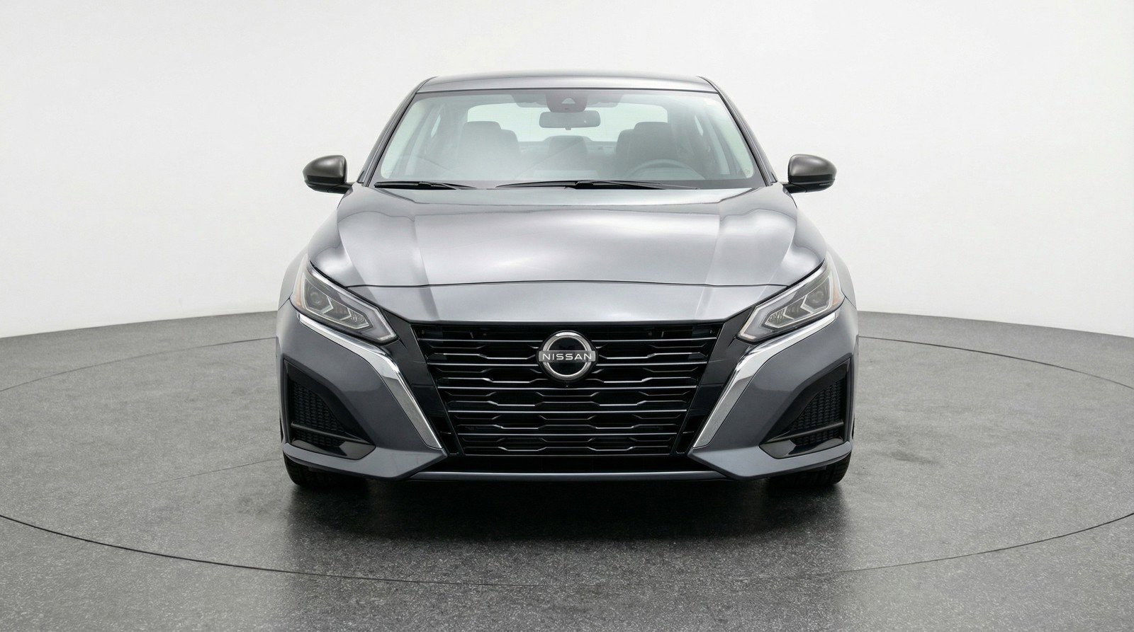 Used 2025 Nissan Altima 2.5 SV FWD image 2