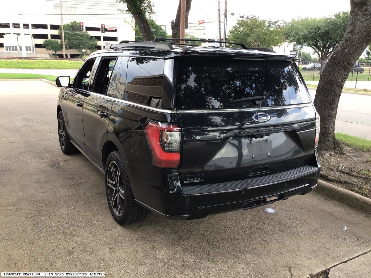 Used 2019 Ford Expedition Limited w/ Equipment Group 303A AWD/4WD image 4
