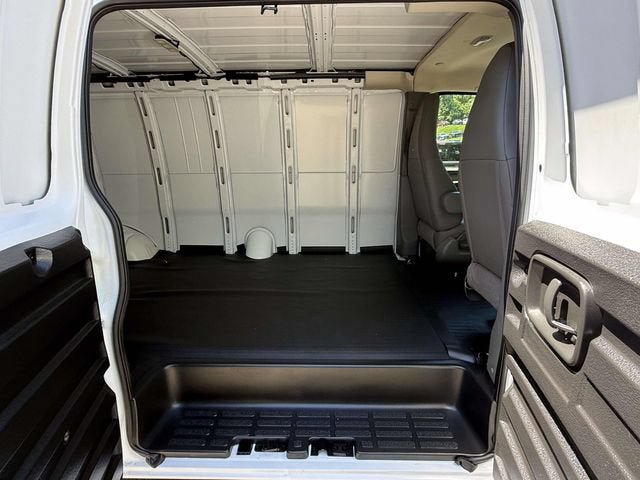 New 2026 GMC Savana 3500 Extended w/ Driver Convenience Package RWD image 12