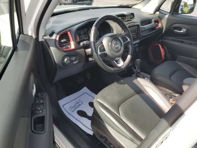 Used 2023 Jeep Renegade Trailhawk w/ Trailhawk Elite Group AWD/4WD image 12