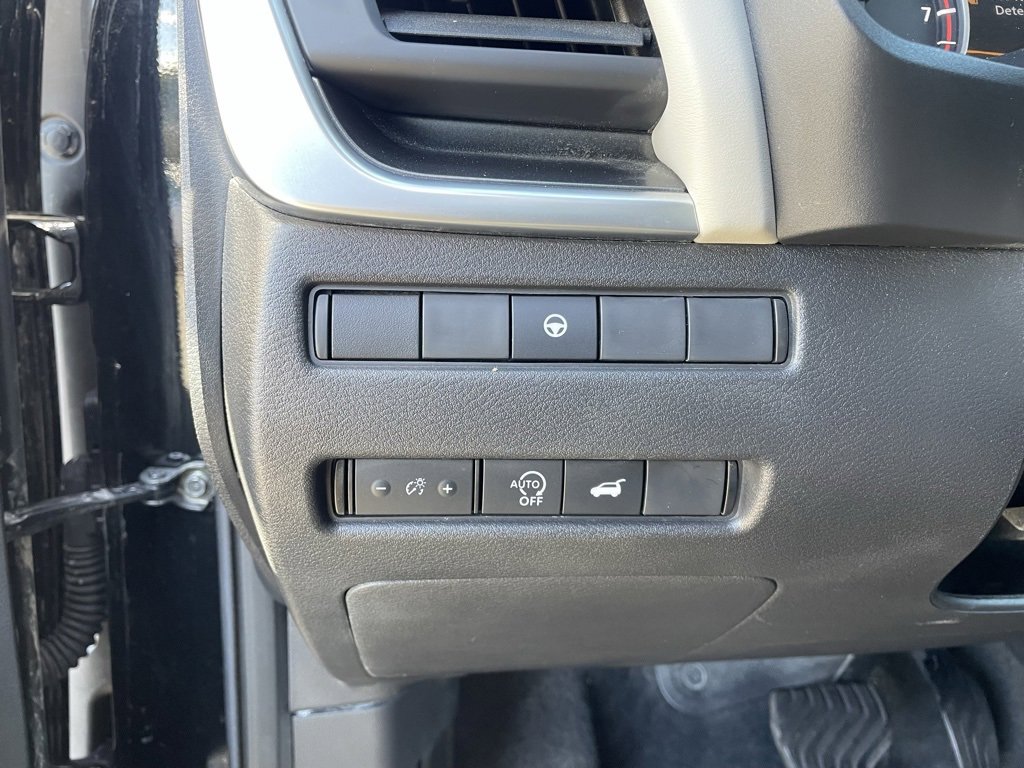 Used 2024 Nissan Rogue SV image 13