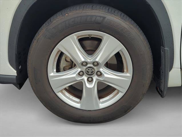 Used 2023 Toyota Highlander L AWD/4WD image 9