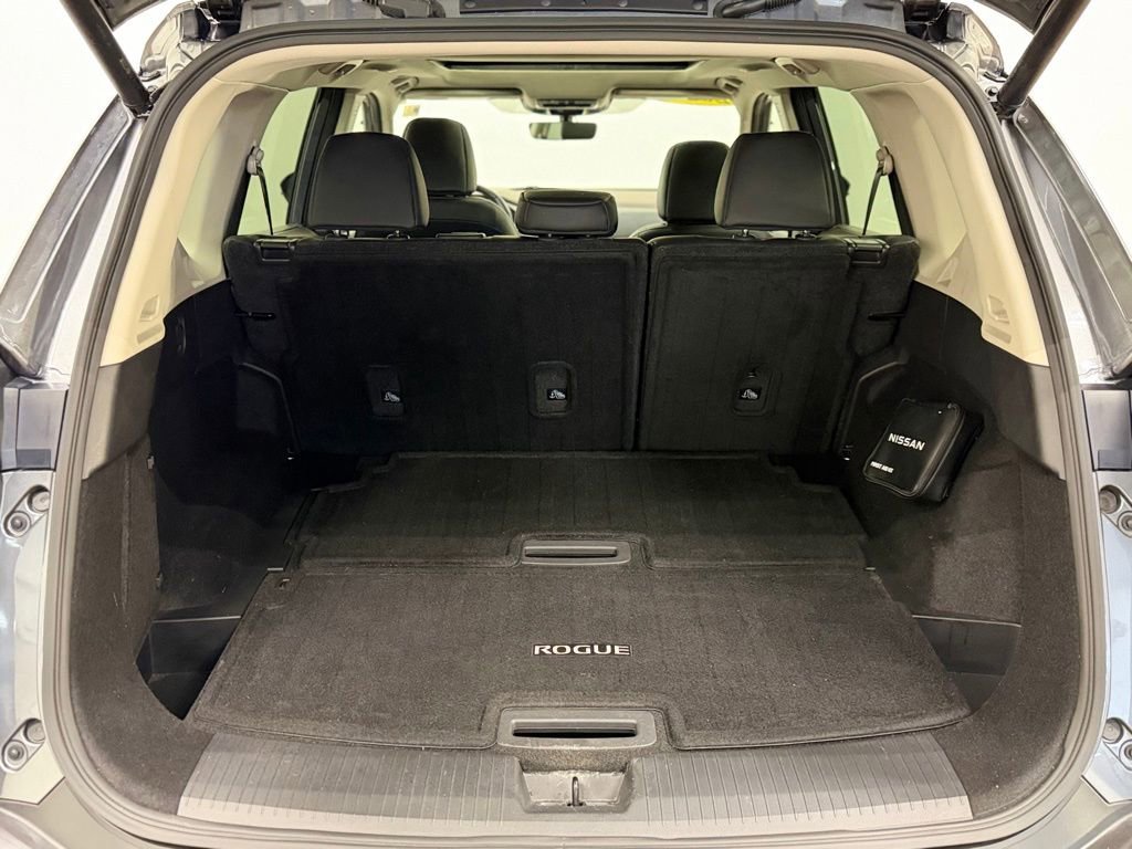 Used 2023 Nissan Rogue SL w/ SL Premium Package image 6