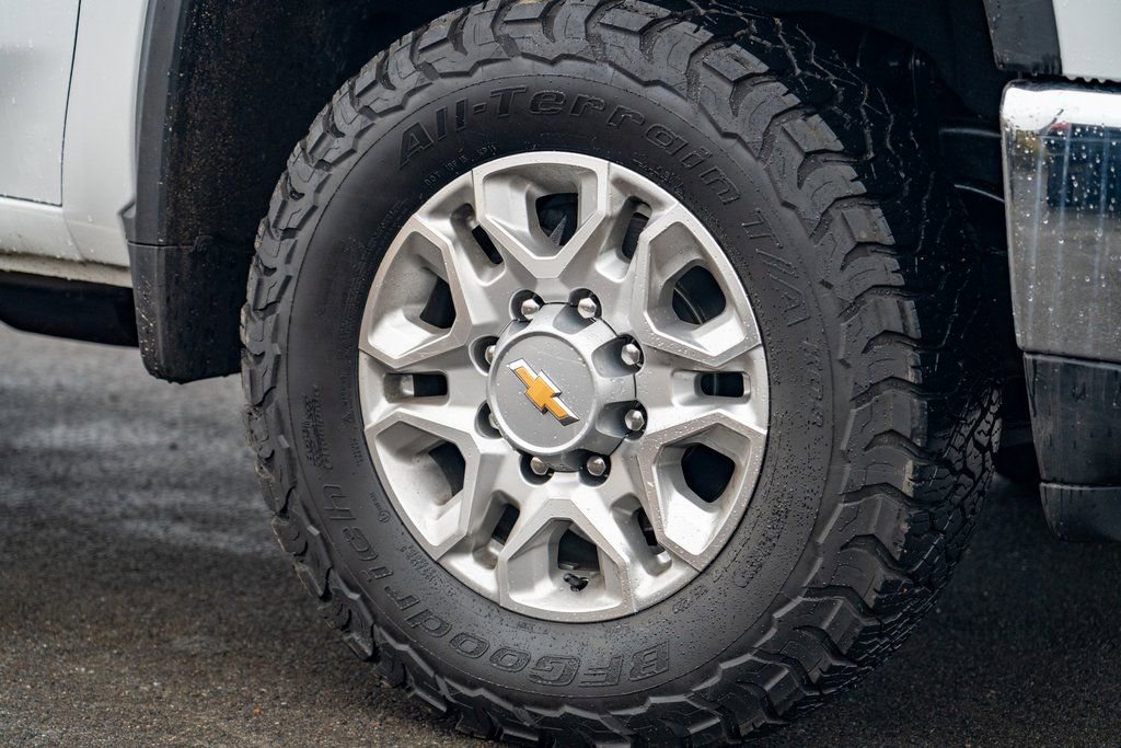 Used 2024 Chevrolet Silverado 3500 LT image 7