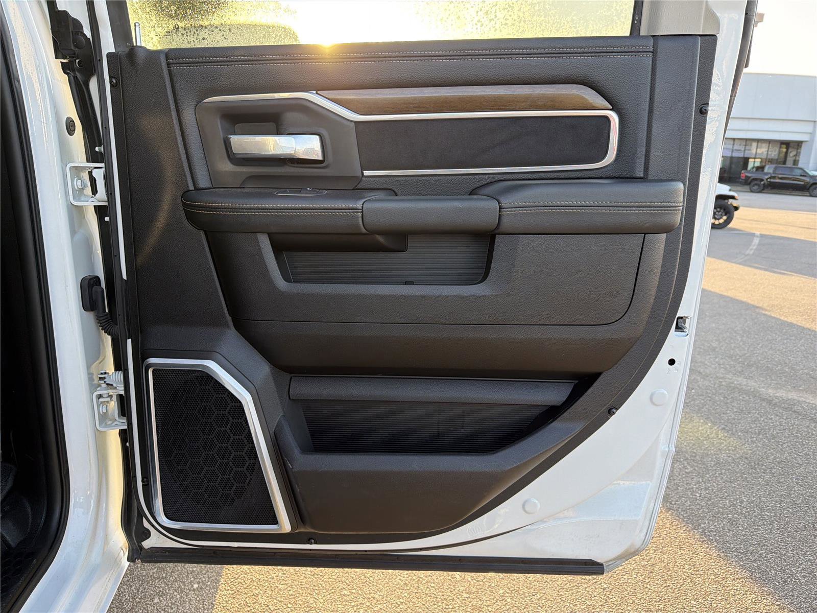 Used 2024 RAM 2500 Laramie AWD/4WD image 16