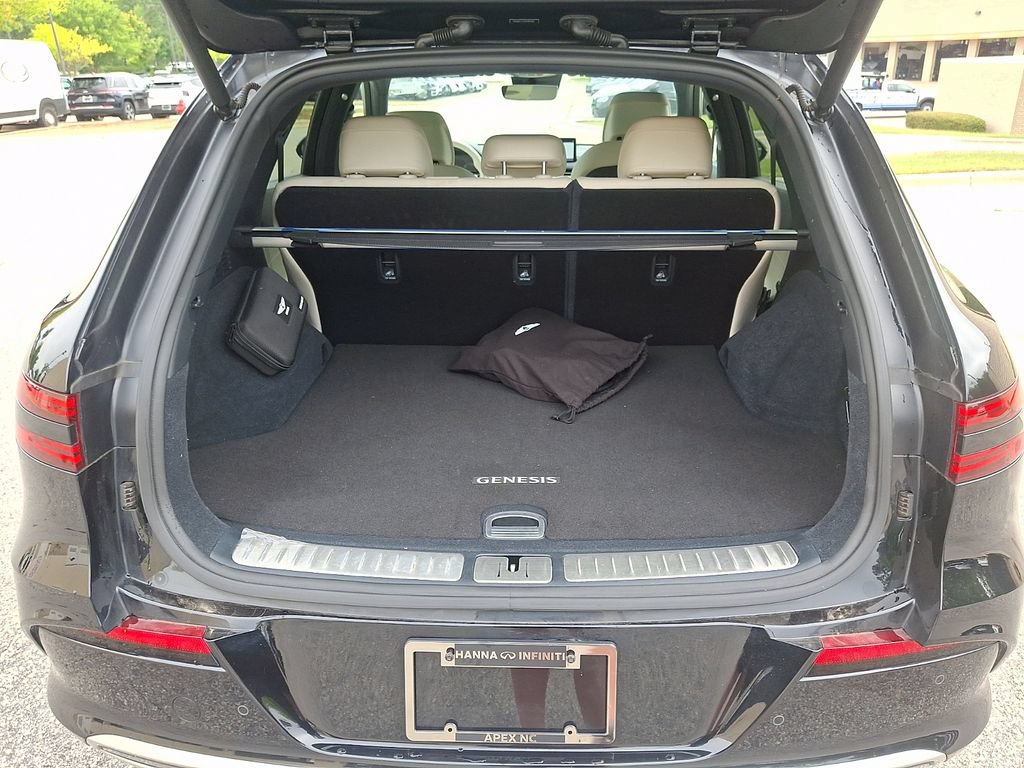 Used 2023 Genesis Electrified GV70 AWD/4WD image 31