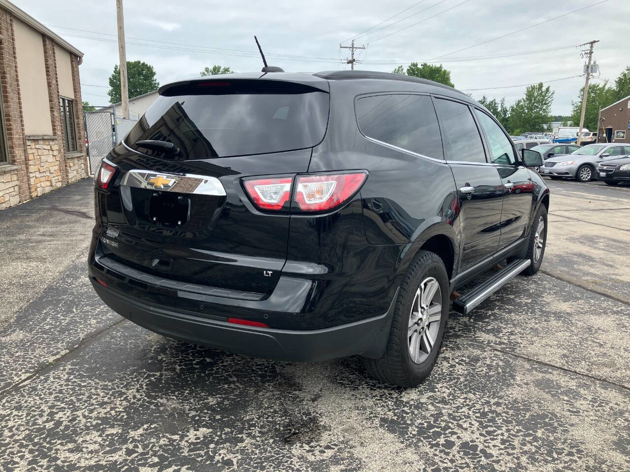 Used 2017 Chevrolet Traverse LT image 3
