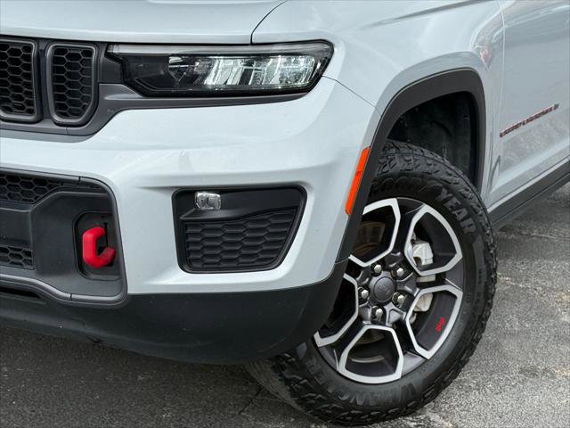 Used 2022 Jeep Grand Cherokee Trailhawk AWD/4WD image 2