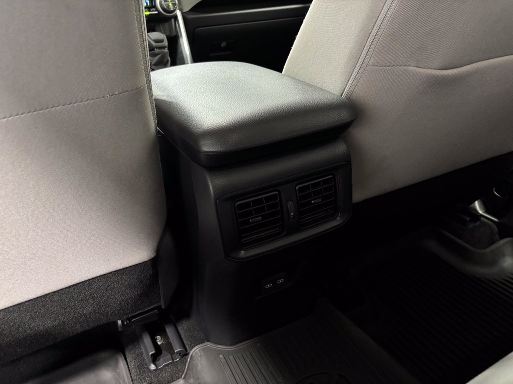 Used 2025 Toyota RAV4 XLE AWD/4WD image 48